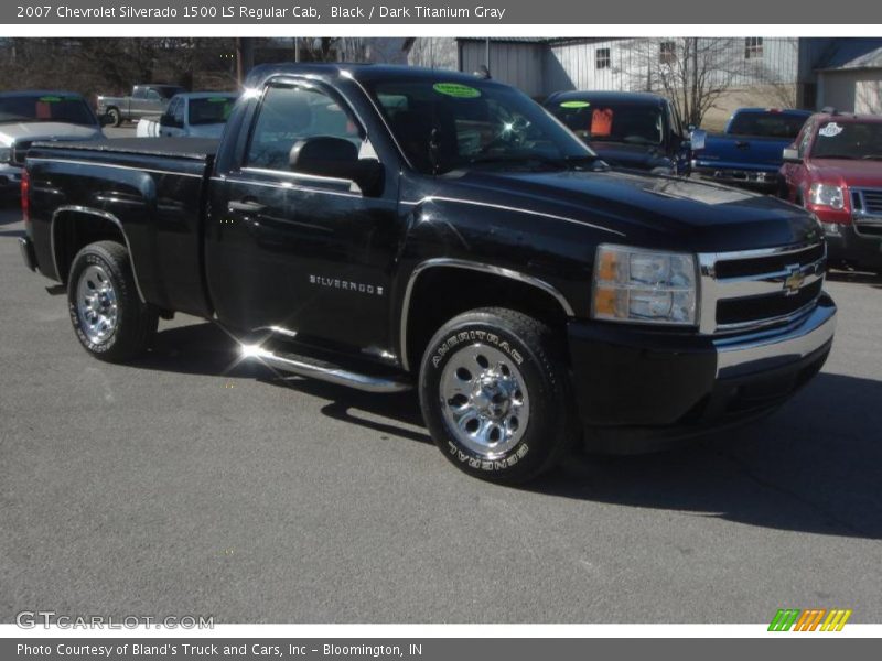 Black / Dark Titanium Gray 2007 Chevrolet Silverado 1500 LS Regular Cab