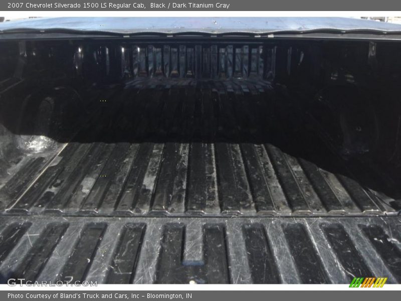 Black / Dark Titanium Gray 2007 Chevrolet Silverado 1500 LS Regular Cab
