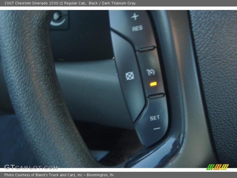 Black / Dark Titanium Gray 2007 Chevrolet Silverado 1500 LS Regular Cab
