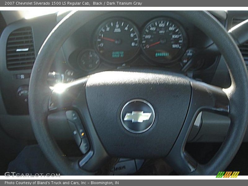 Black / Dark Titanium Gray 2007 Chevrolet Silverado 1500 LS Regular Cab