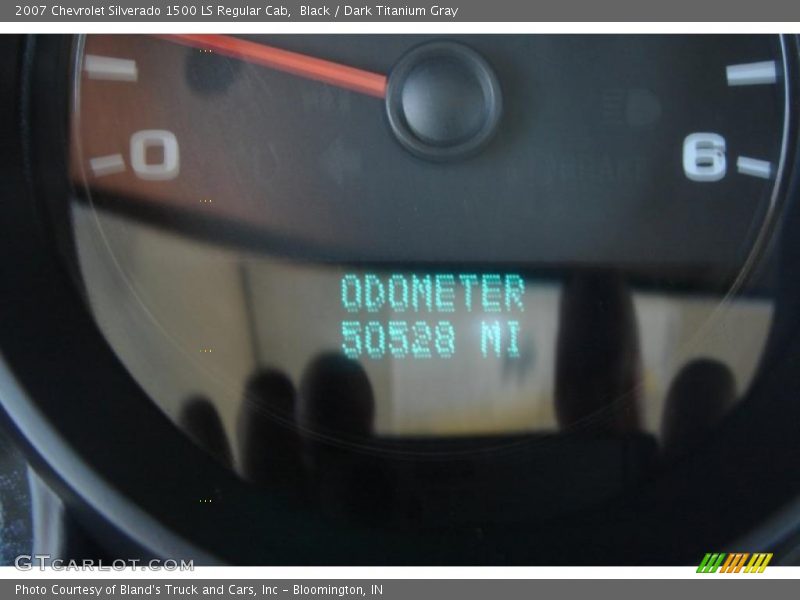 Black / Dark Titanium Gray 2007 Chevrolet Silverado 1500 LS Regular Cab