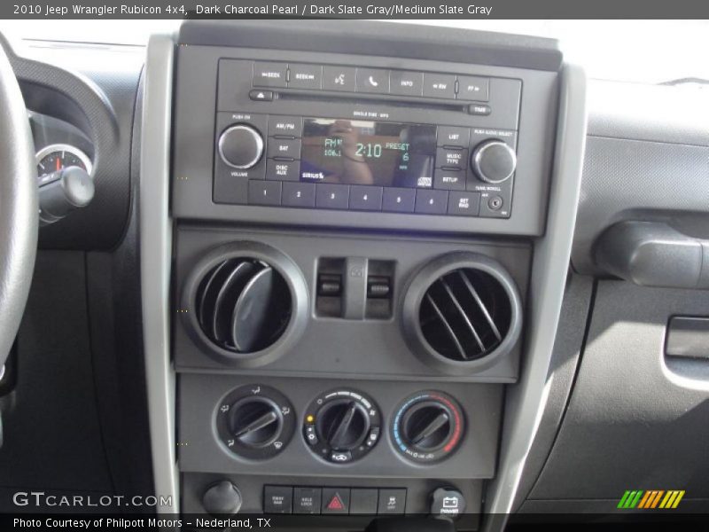 Controls of 2010 Wrangler Rubicon 4x4