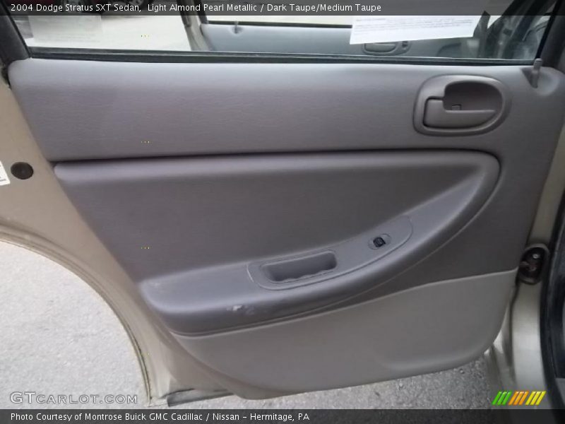 Light Almond Pearl Metallic / Dark Taupe/Medium Taupe 2004 Dodge Stratus SXT Sedan
