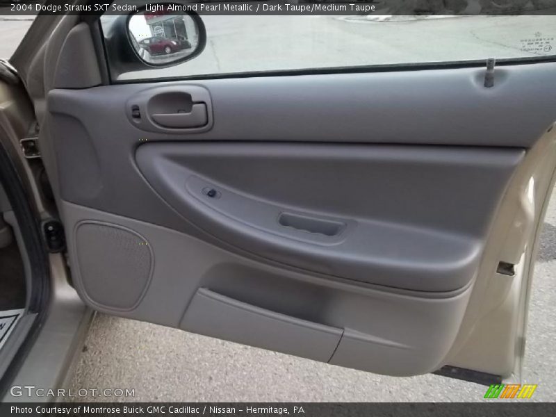 Light Almond Pearl Metallic / Dark Taupe/Medium Taupe 2004 Dodge Stratus SXT Sedan