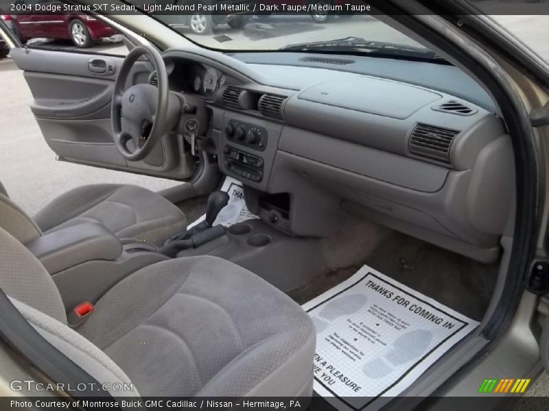 Light Almond Pearl Metallic / Dark Taupe/Medium Taupe 2004 Dodge Stratus SXT Sedan