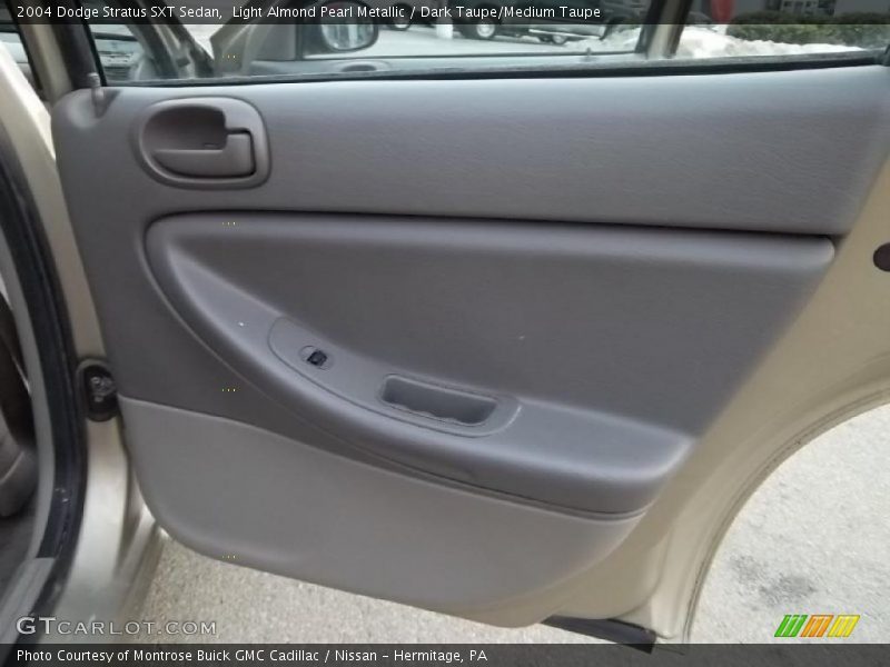 Light Almond Pearl Metallic / Dark Taupe/Medium Taupe 2004 Dodge Stratus SXT Sedan