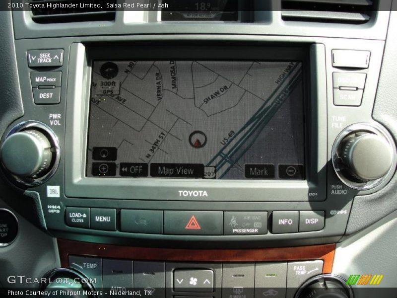 Navigation of 2010 Highlander Limited