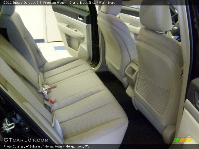 Crystal Black Silica / Warm Ivory 2011 Subaru Outback 2.5i Premium Wagon