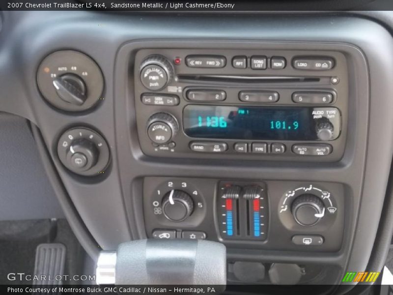 Sandstone Metallic / Light Cashmere/Ebony 2007 Chevrolet TrailBlazer LS 4x4