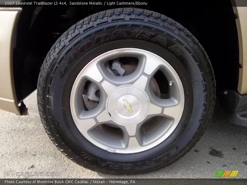 Sandstone Metallic / Light Cashmere/Ebony 2007 Chevrolet TrailBlazer LS 4x4