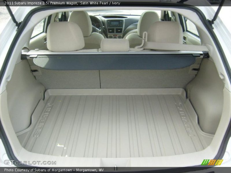  2011 Impreza 2.5i Premium Wagon Trunk