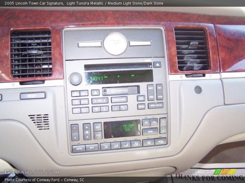 Light Tundra Metallic / Medium Light Stone/Dark Stone 2005 Lincoln Town Car Signature