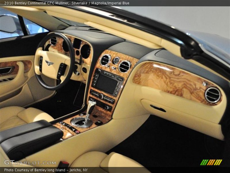 Dashboard of 2010 Continental GTC Mulliner