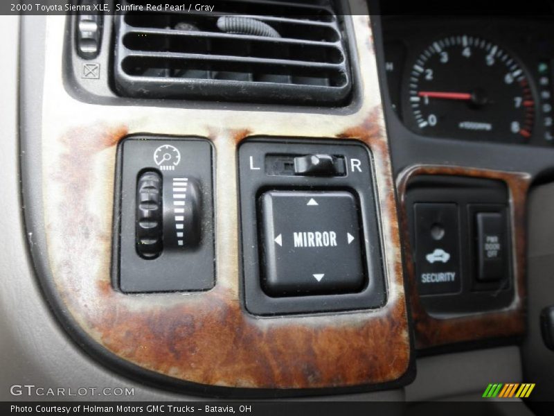 Sunfire Red Pearl / Gray 2000 Toyota Sienna XLE