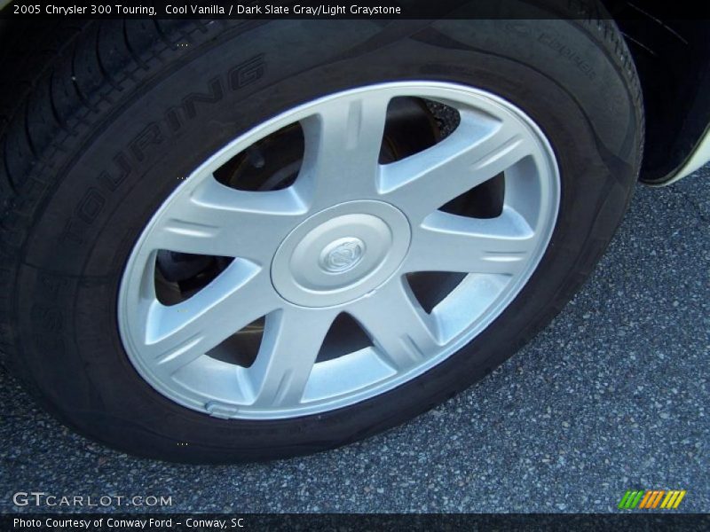 Cool Vanilla / Dark Slate Gray/Light Graystone 2005 Chrysler 300 Touring