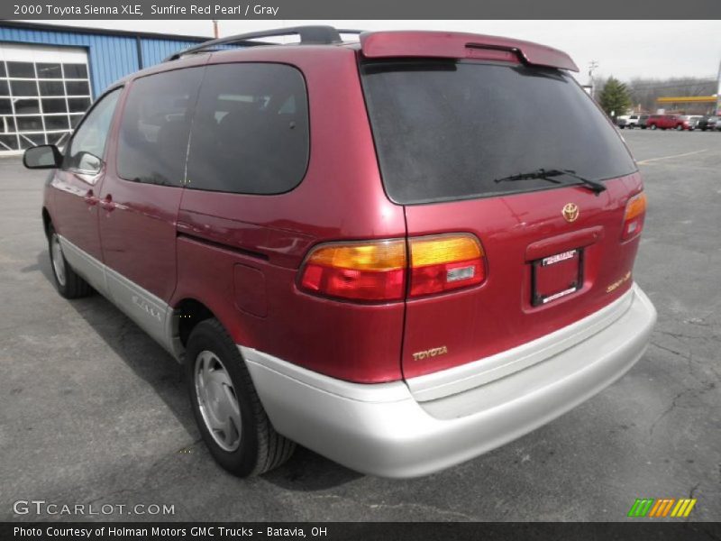 Sunfire Red Pearl / Gray 2000 Toyota Sienna XLE