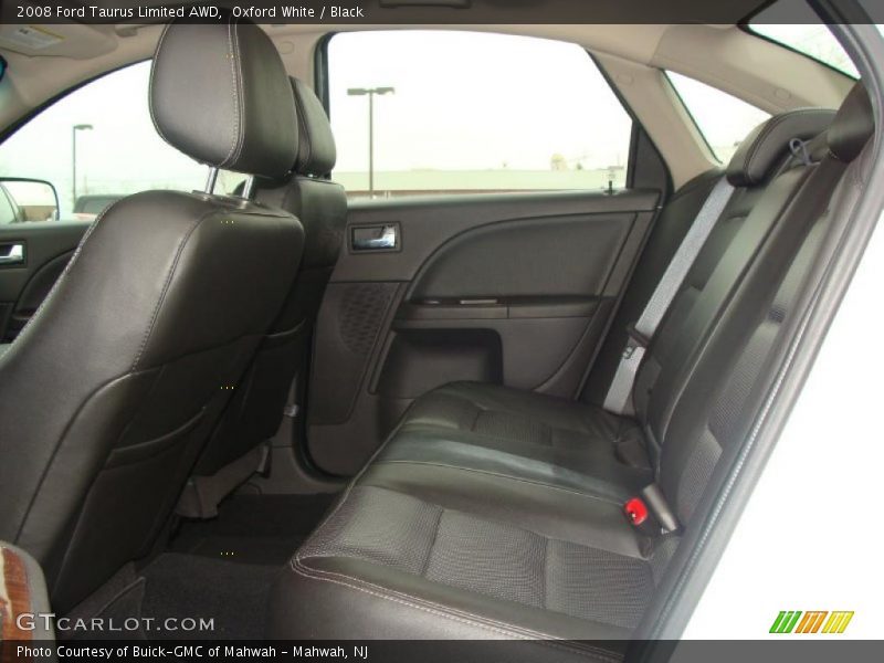 Oxford White / Black 2008 Ford Taurus Limited AWD