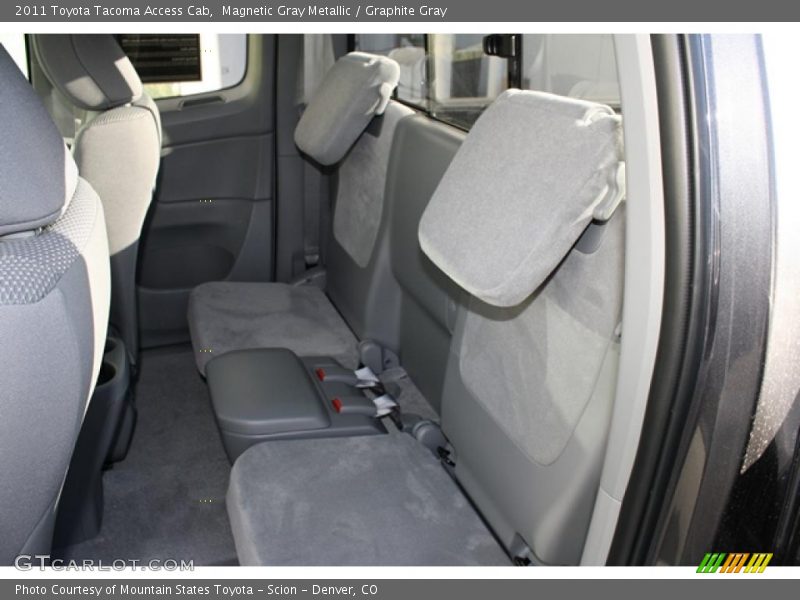 Magnetic Gray Metallic / Graphite Gray 2011 Toyota Tacoma Access Cab