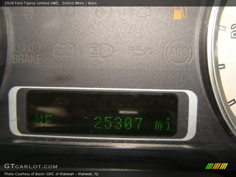 Oxford White / Black 2008 Ford Taurus Limited AWD