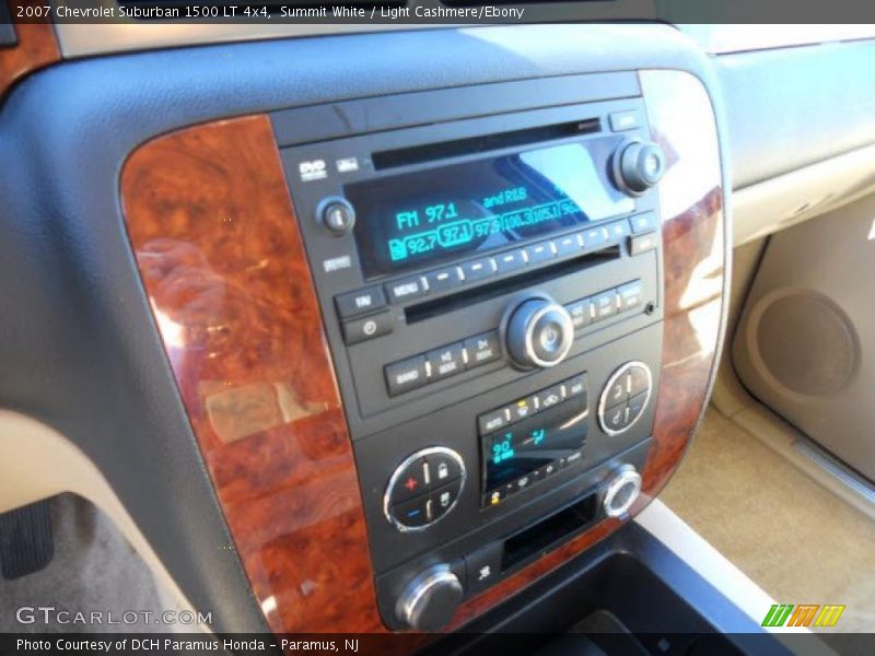 Summit White / Light Cashmere/Ebony 2007 Chevrolet Suburban 1500 LT 4x4