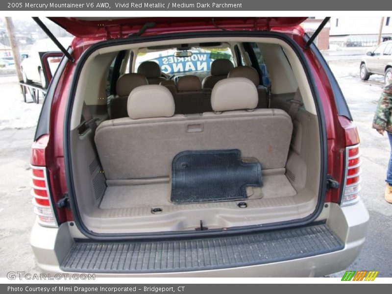 Vivid Red Metallic / Medium Dark Parchment 2005 Mercury Mountaineer V6 AWD
