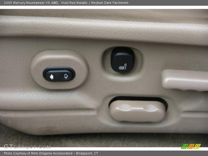 Vivid Red Metallic / Medium Dark Parchment 2005 Mercury Mountaineer V6 AWD