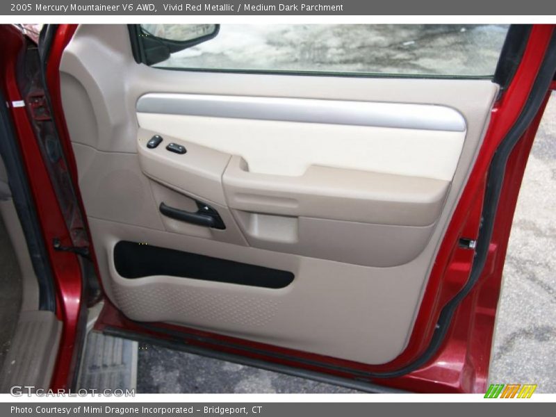 Vivid Red Metallic / Medium Dark Parchment 2005 Mercury Mountaineer V6 AWD