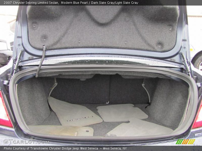  2007 Sebring Limited Sedan Trunk