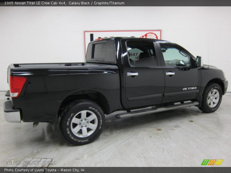Galaxy Black / Graphite/Titanium 2005 Nissan Titan LE Crew Cab 4x4
