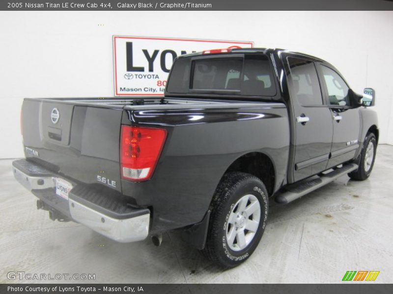 Galaxy Black / Graphite/Titanium 2005 Nissan Titan LE Crew Cab 4x4