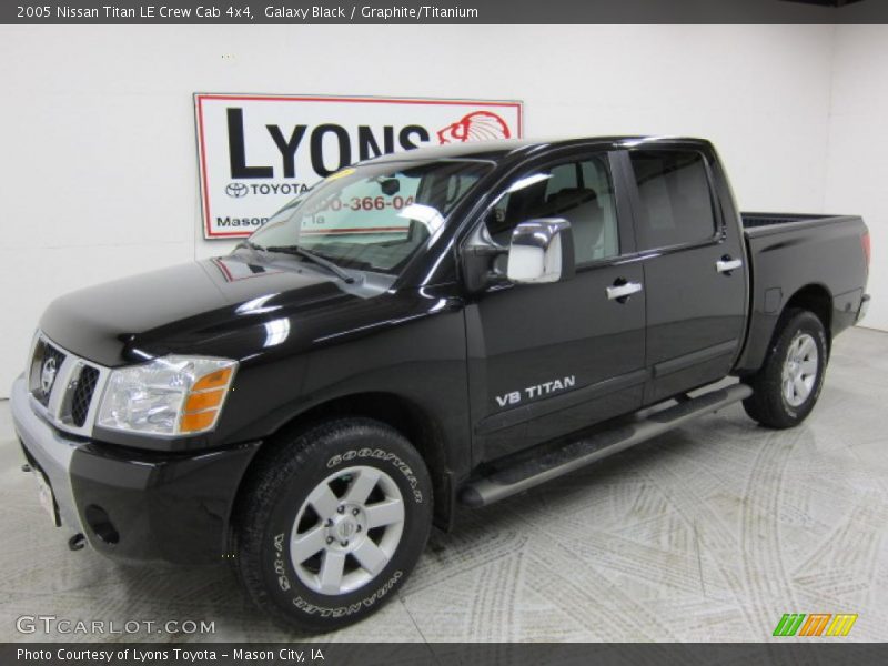 Galaxy Black / Graphite/Titanium 2005 Nissan Titan LE Crew Cab 4x4