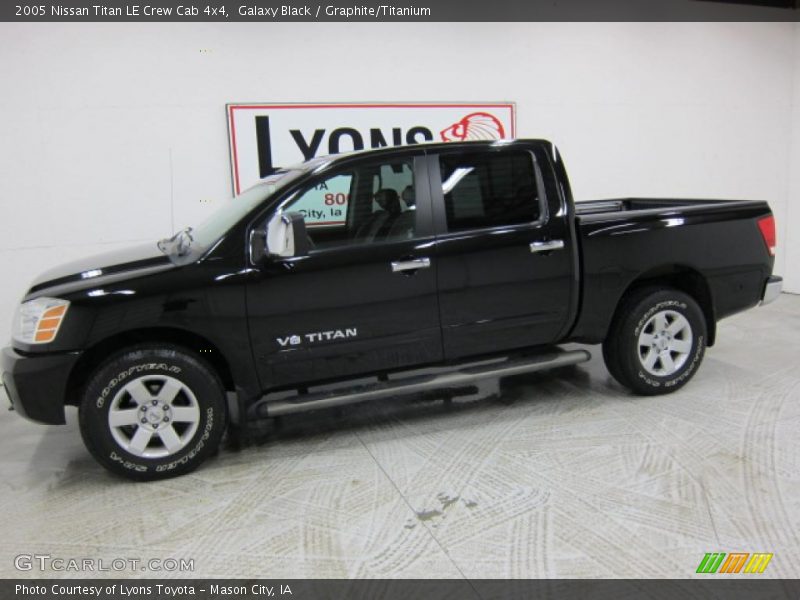 Galaxy Black / Graphite/Titanium 2005 Nissan Titan LE Crew Cab 4x4