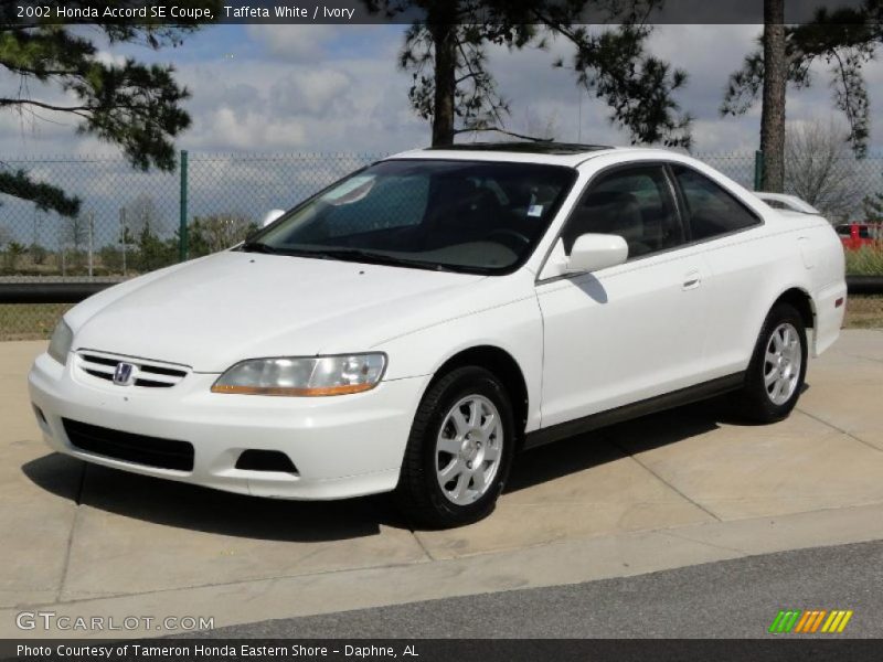 Front 3/4 View of 2002 Accord SE Coupe