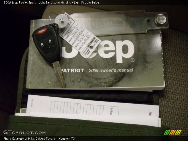 Light Sandstone Metallic / Light Pebble Beige 2009 Jeep Patriot Sport