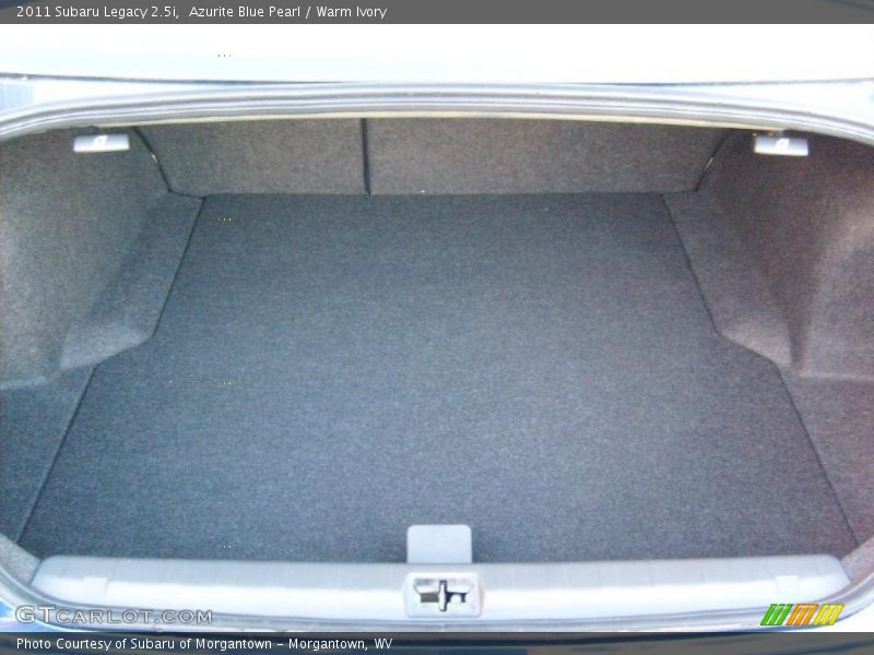 Azurite Blue Pearl / Warm Ivory 2011 Subaru Legacy 2.5i