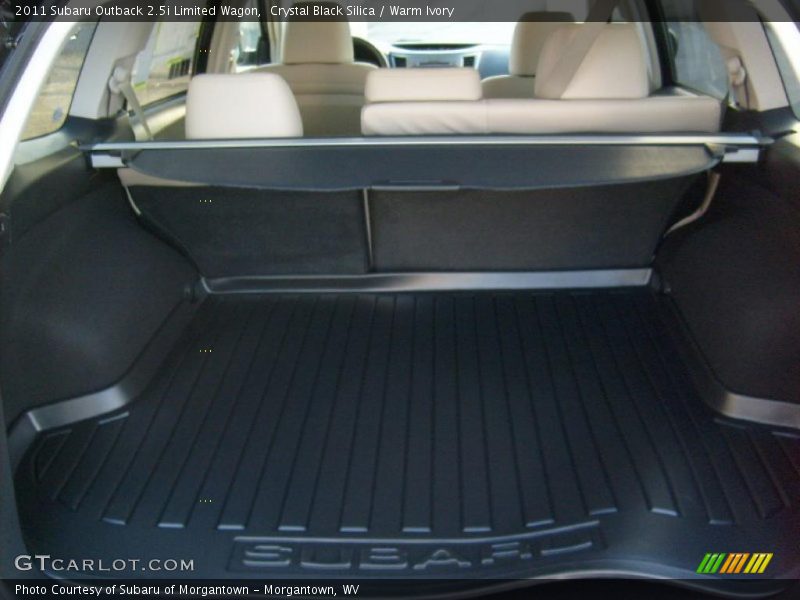  2011 Outback 2.5i Limited Wagon Trunk