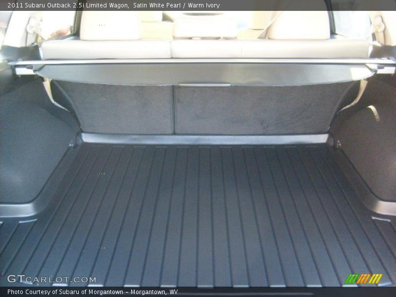 Satin White Pearl / Warm Ivory 2011 Subaru Outback 2.5i Limited Wagon