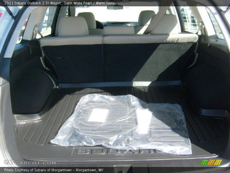 Satin White Pearl / Warm Ivory 2011 Subaru Outback 2.5i Wagon