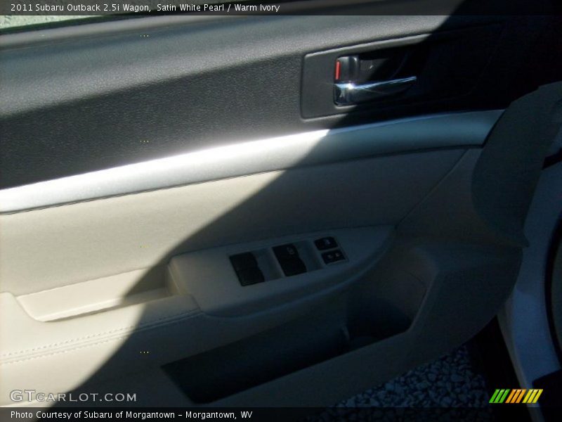 Satin White Pearl / Warm Ivory 2011 Subaru Outback 2.5i Wagon