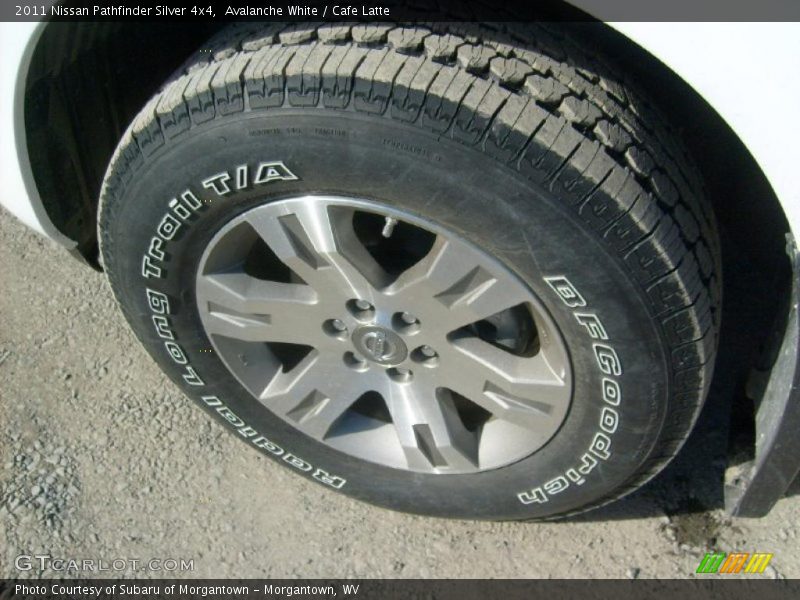  2011 Pathfinder Silver 4x4 Wheel