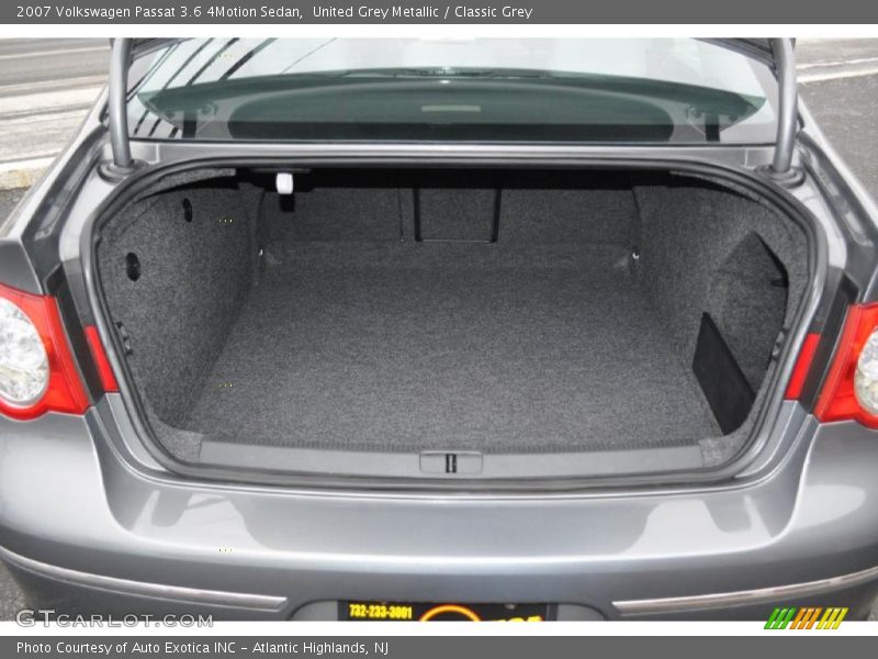  2007 Passat 3.6 4Motion Sedan Trunk