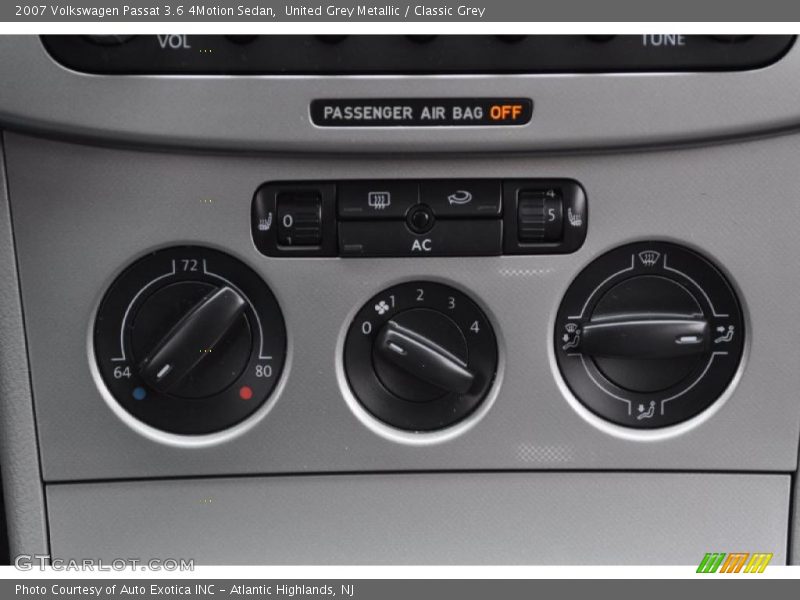 Controls of 2007 Passat 3.6 4Motion Sedan
