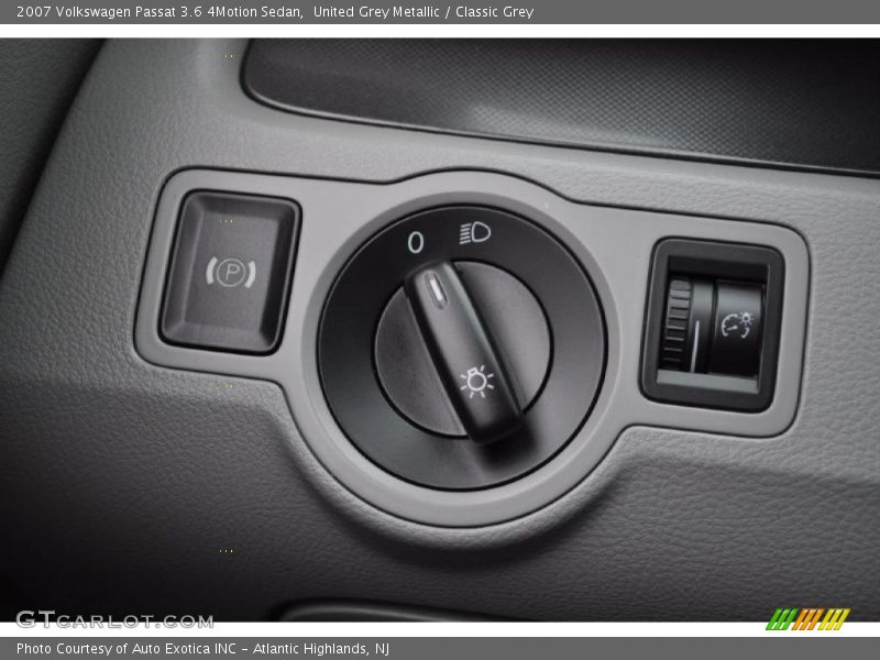 Controls of 2007 Passat 3.6 4Motion Sedan