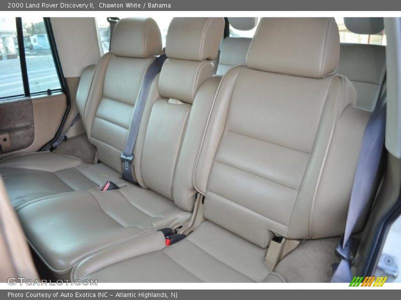 Chawton White / Bahama 2000 Land Rover Discovery II