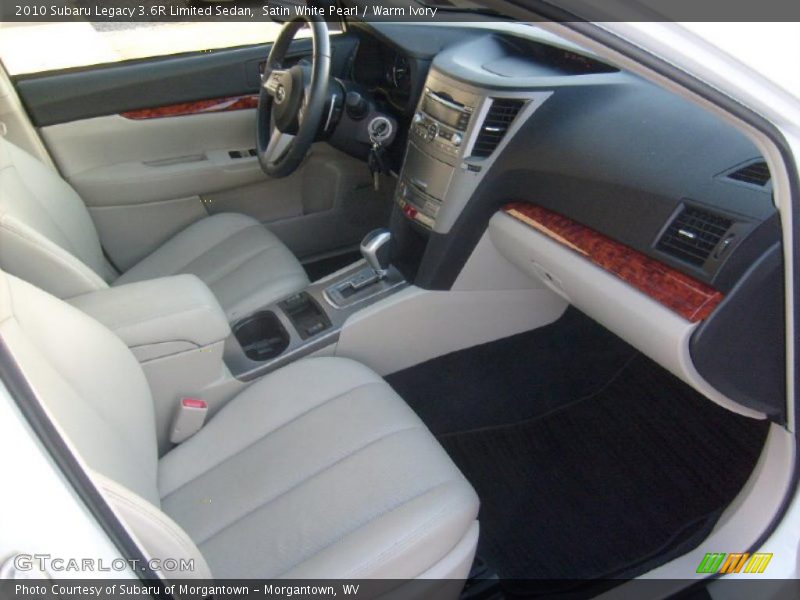 Dashboard of 2010 Legacy 3.6R Limited Sedan