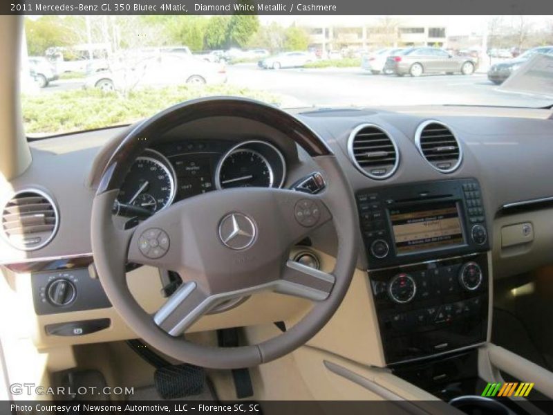 Dashboard of 2011 GL 350 Blutec 4Matic
