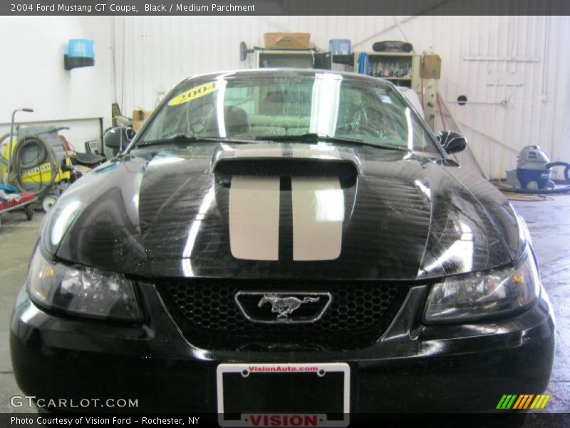 Black / Medium Parchment 2004 Ford Mustang GT Coupe