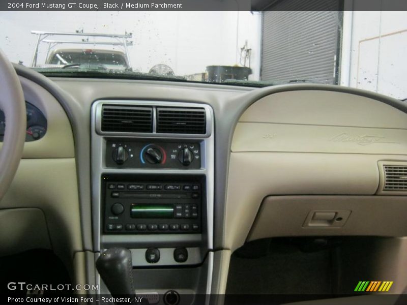 Black / Medium Parchment 2004 Ford Mustang GT Coupe