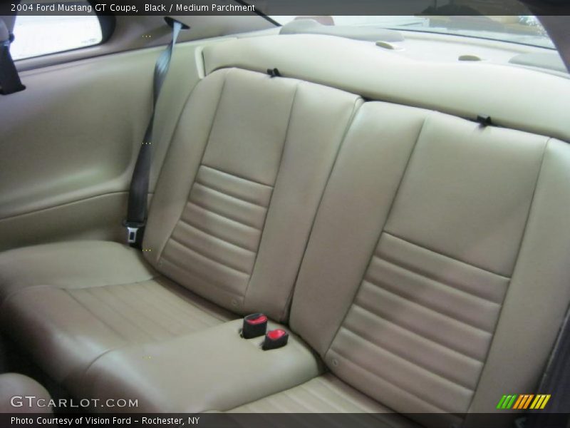 Black / Medium Parchment 2004 Ford Mustang GT Coupe