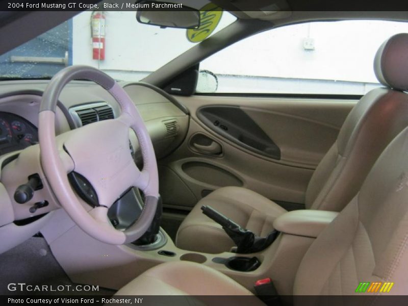 Black / Medium Parchment 2004 Ford Mustang GT Coupe